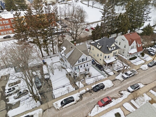 Building Photo - 111 Dustin St