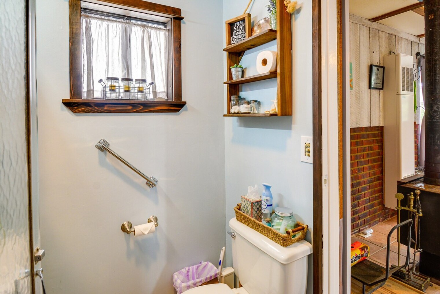 Building Photo - 4880 Railroad Ave