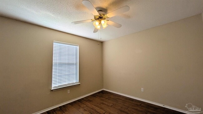 Building Photo - 213 Mirabelle Cir