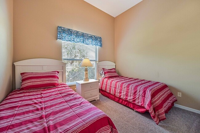 Building Photo - **SHORT-TERM RENTAL - FURNISHED TURNKEY 2+Den/2 CONDO in Stoneybrook**