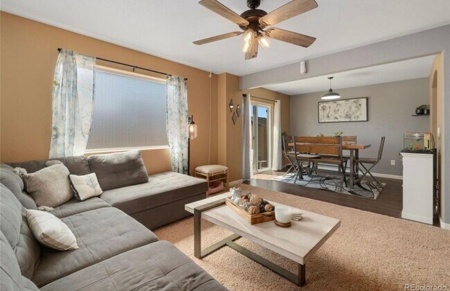 Building Photo - 504 Foxtail Pl