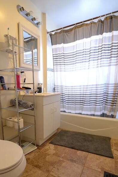 Building Photo - 47 Easton St