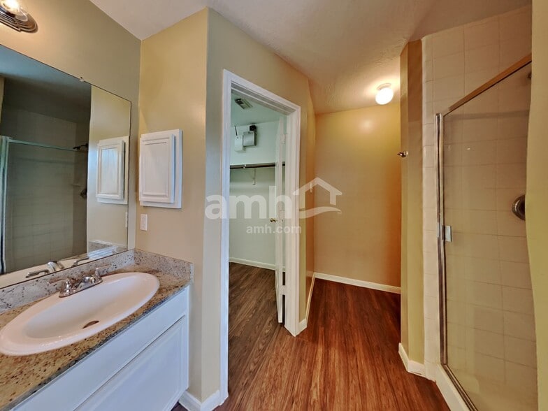 Building Photo - 9812 Fair Brook Way