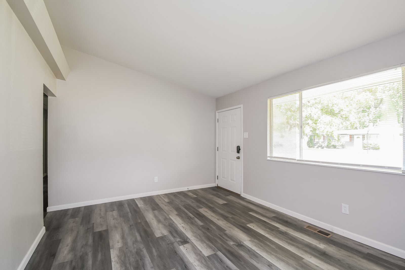 Building Photo - 1745 Kay Dr