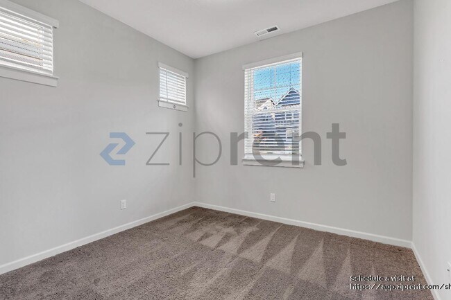 Building Photo - 30942 NW Turel Dr