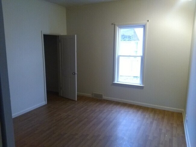 Building Photo - 1228 Prospect Ave