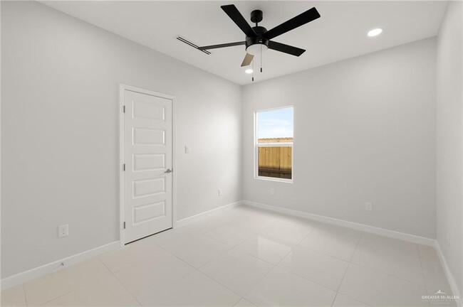 Building Photo - 4512 Larkspur Ave