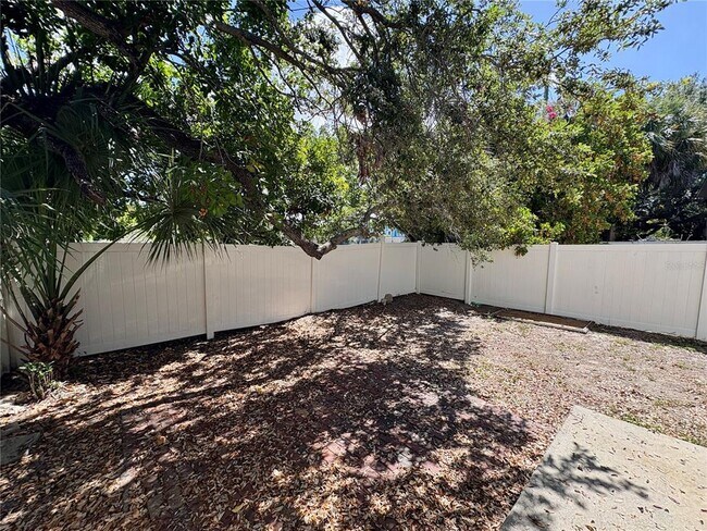 Building Photo - 305 57th Ave Dr E