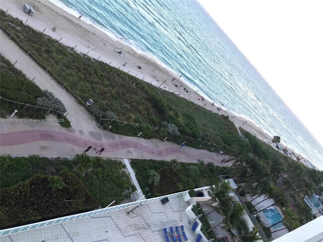 Building Photo - 6917 Collins Ave