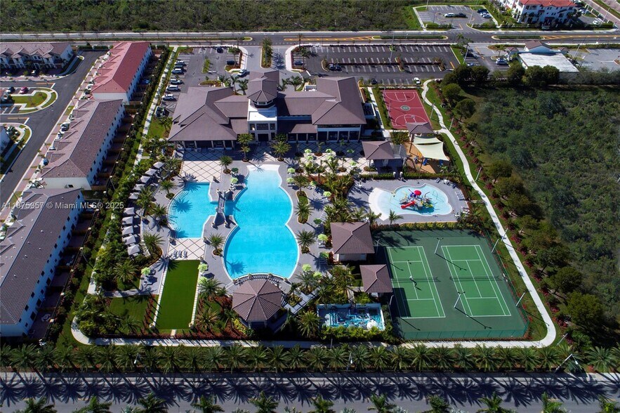 Building Photo - 8945 NW 98th Ave