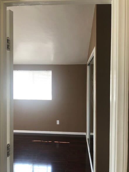 Bedroom - 6142 Oak Ave