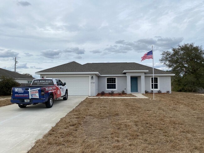 Primary Photo - Desirable SW Ocala Neighborhood 3/2/2 *WON...