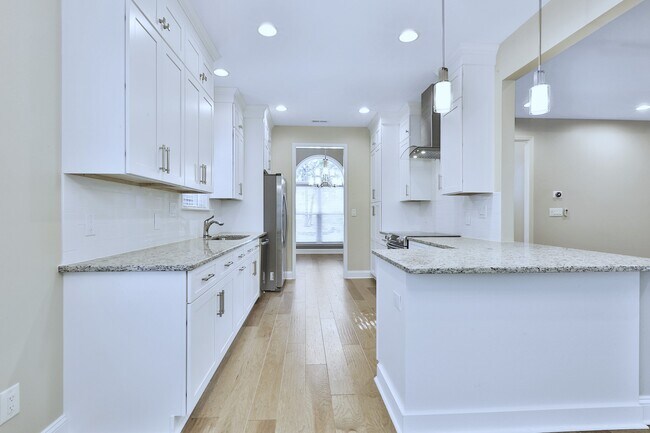 Kitchen - 300 Vendella Cir