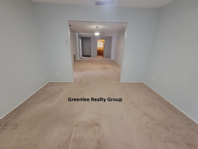Building Photo - 2 Bed/2 Bath Condo in 55+ Community – Pool...
