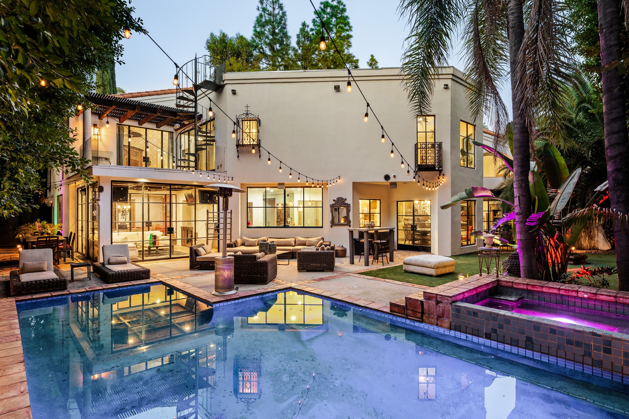 Building Photo - 4909 Woodley Ave