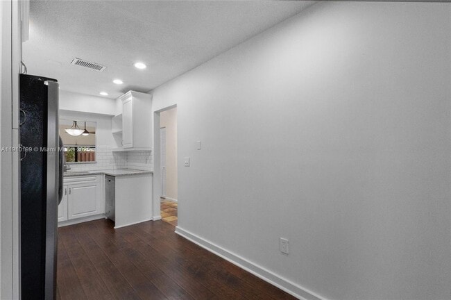 Building Photo - 4165 SW 85th Ave