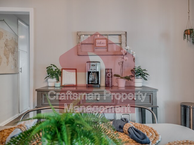 Building Photo - 2024 NW 45th St