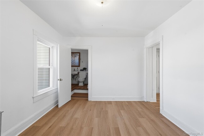 Building Photo - 226 Fourth Ave