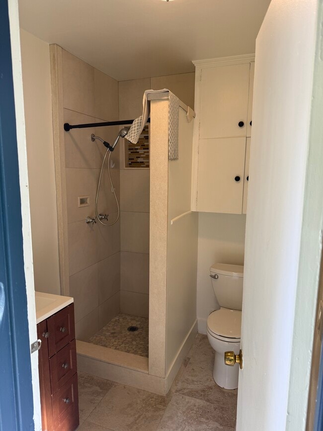 Building Photo - 1445 E Woodbury Rd