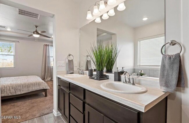 Building Photo - 253 Adamtowne Dr