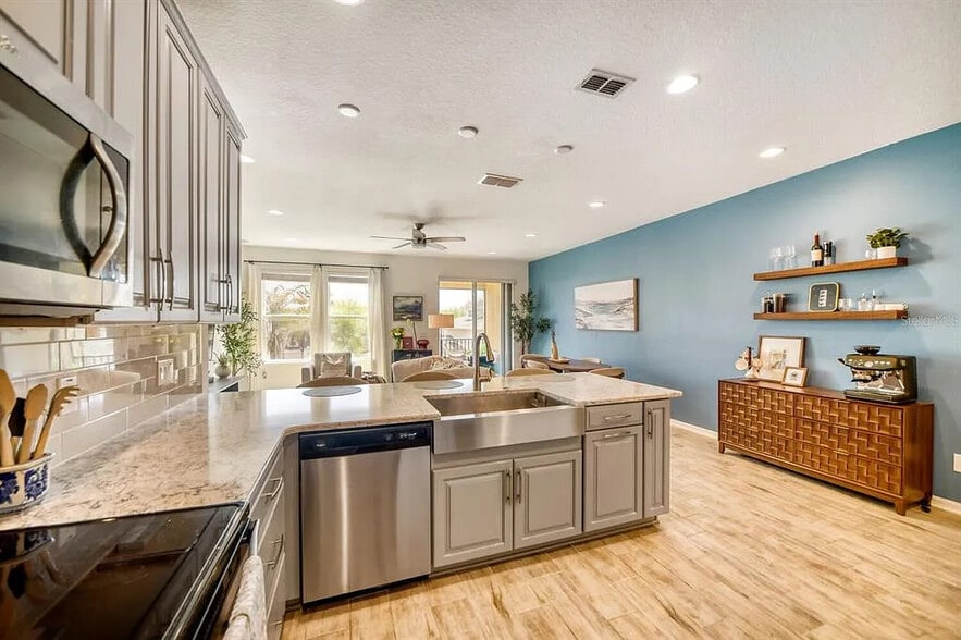Building Photo - 17412 Promenade Dr