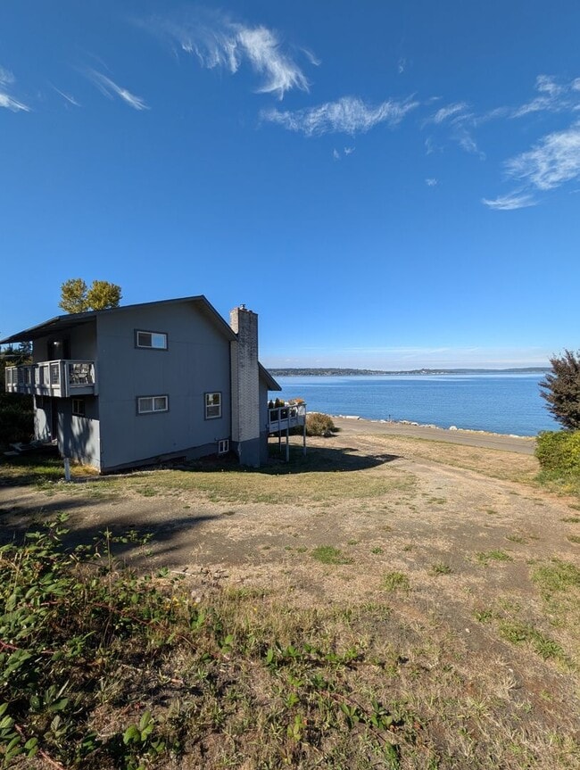 Building Photo - A Luxury Beachfront Lodge Awaits! For Rent...