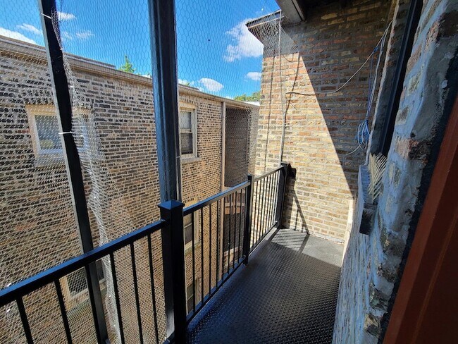 Building Photo - 4206 N Pulaski Rd