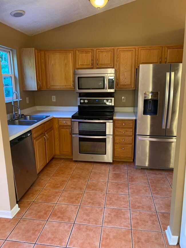 Building Photo - 3753 Jonathan Dr