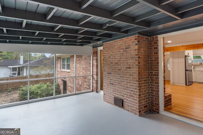 Building Photo - 493 Sybil Ln SE