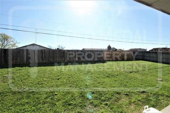 Building Photo - 5805 Redstone Dr