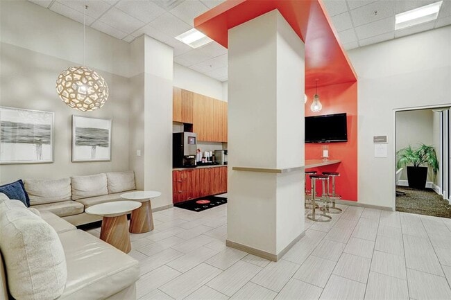 Building Photo - 5925 Almeda Rd