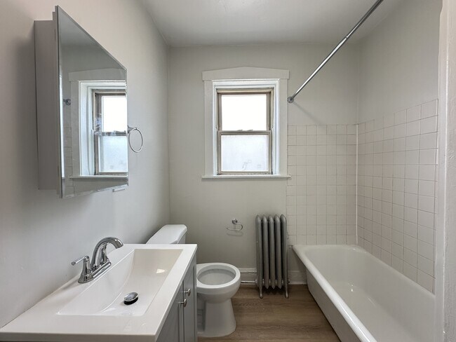 Building Photo - 4831 N Springfield Ave