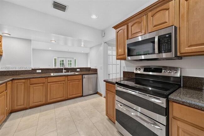 Building Photo - 1237 Aduana Ave