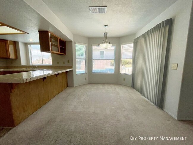 Building Photo - 420 Crater Ct