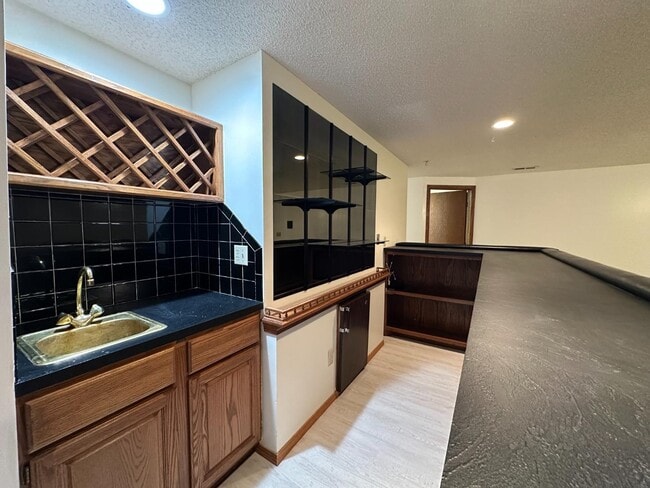 Building Photo - 8541 E Mount Vernon St