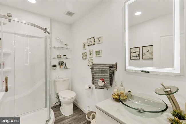 Building Photo - 405 Reading Ave