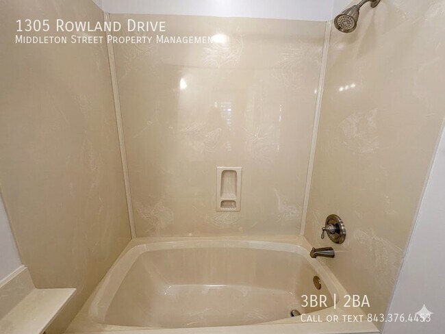 Building Photo - 1305 Rowland Dr