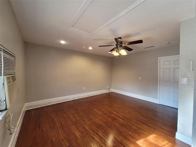 Building Photo - 3516 Wildwood Cir