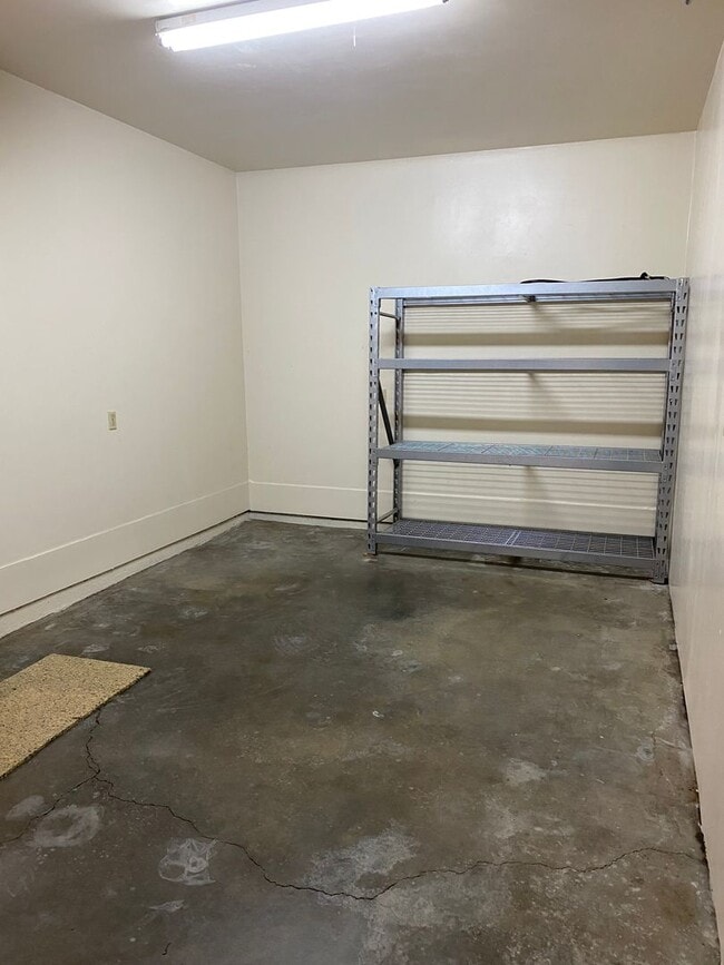 Building Photo - 2 bed/ 1 bath duplex near Downtown Vacaville