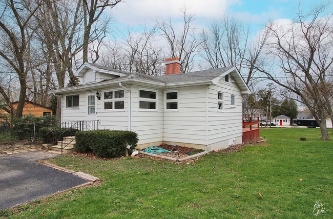 Building Photo - 39271 N Lake Ave