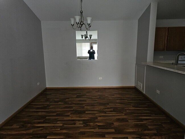 Building Photo - 1454 McClure Rd