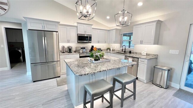 Building Photo - 6980 SW 179th Ave Rd