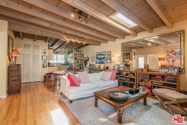 Building Photo - 1342 Miller Dr