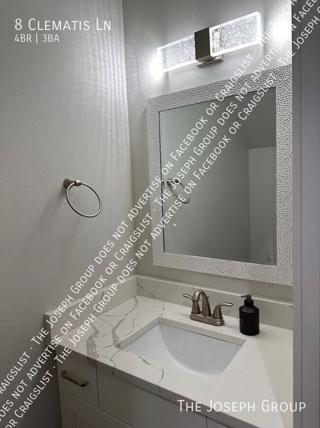 Building Photo - 8 Clematis Ln