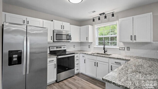 Building Photo - 3320 Whitebridge Ln