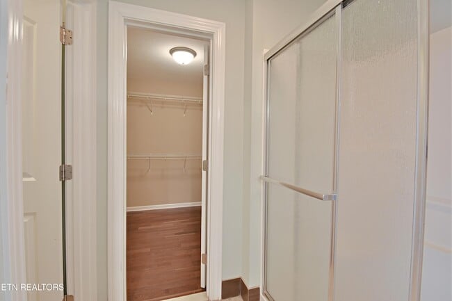 Building Photo - 3032 Oakwood Hills Ln