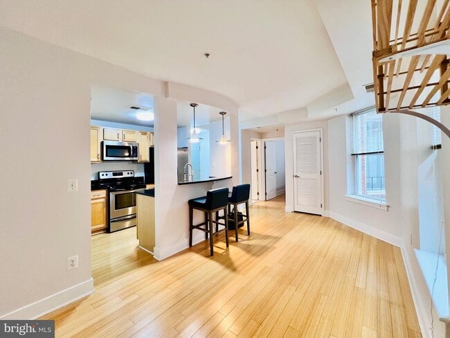 Building Photo - 1108 Columbia Rd NW