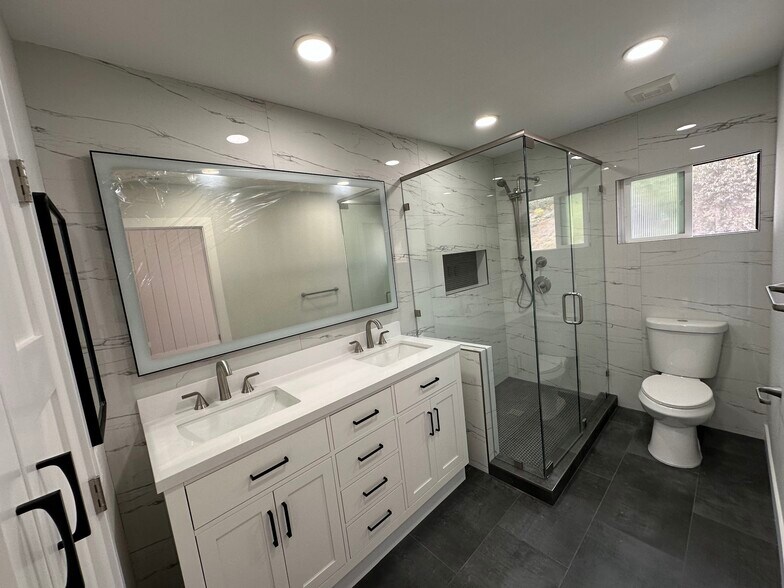 Building Photo - 1043 Santa Helena Park Ct