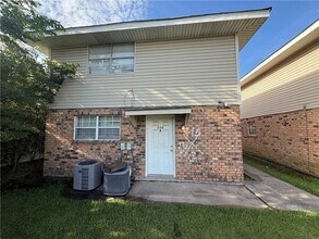 Building Photo - 320 W Liberaux St