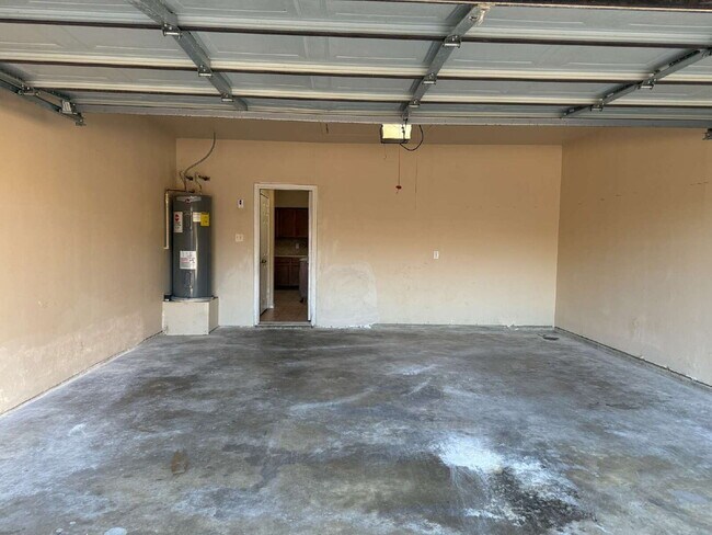 Building Photo - 1245 Redman Ave